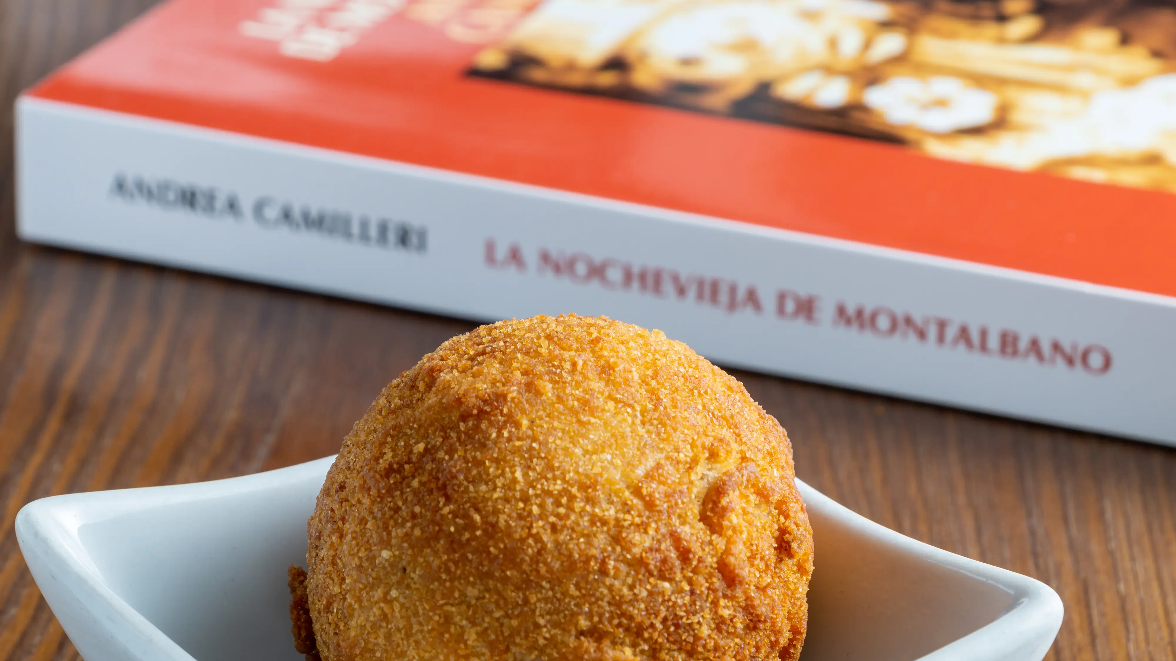 Croquetas de arroz de la tradición siciliana .