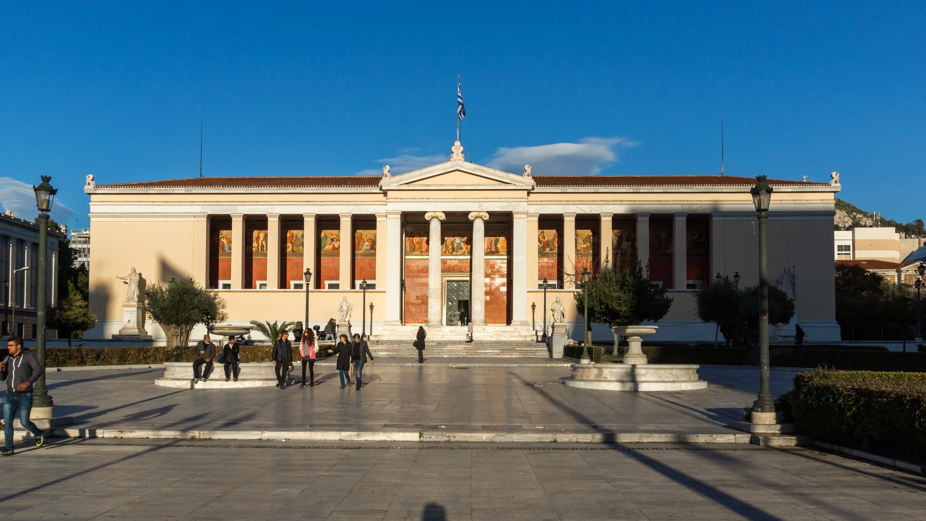 La protesta se produce en un momento en que las universidades griegas se preparan para recibir patrullas de Policía permanentes para impedir la violencia