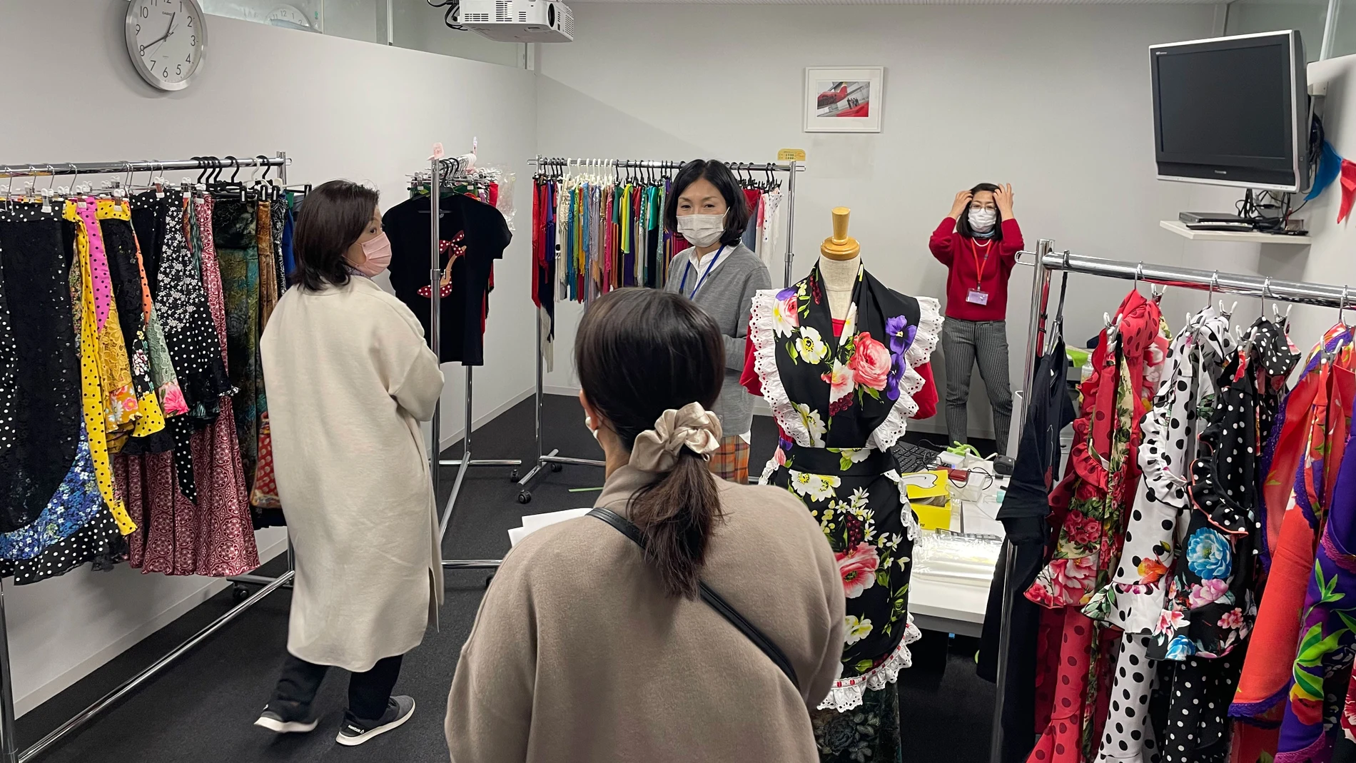 Importadores japoneses en el Showroom de moda flamenca