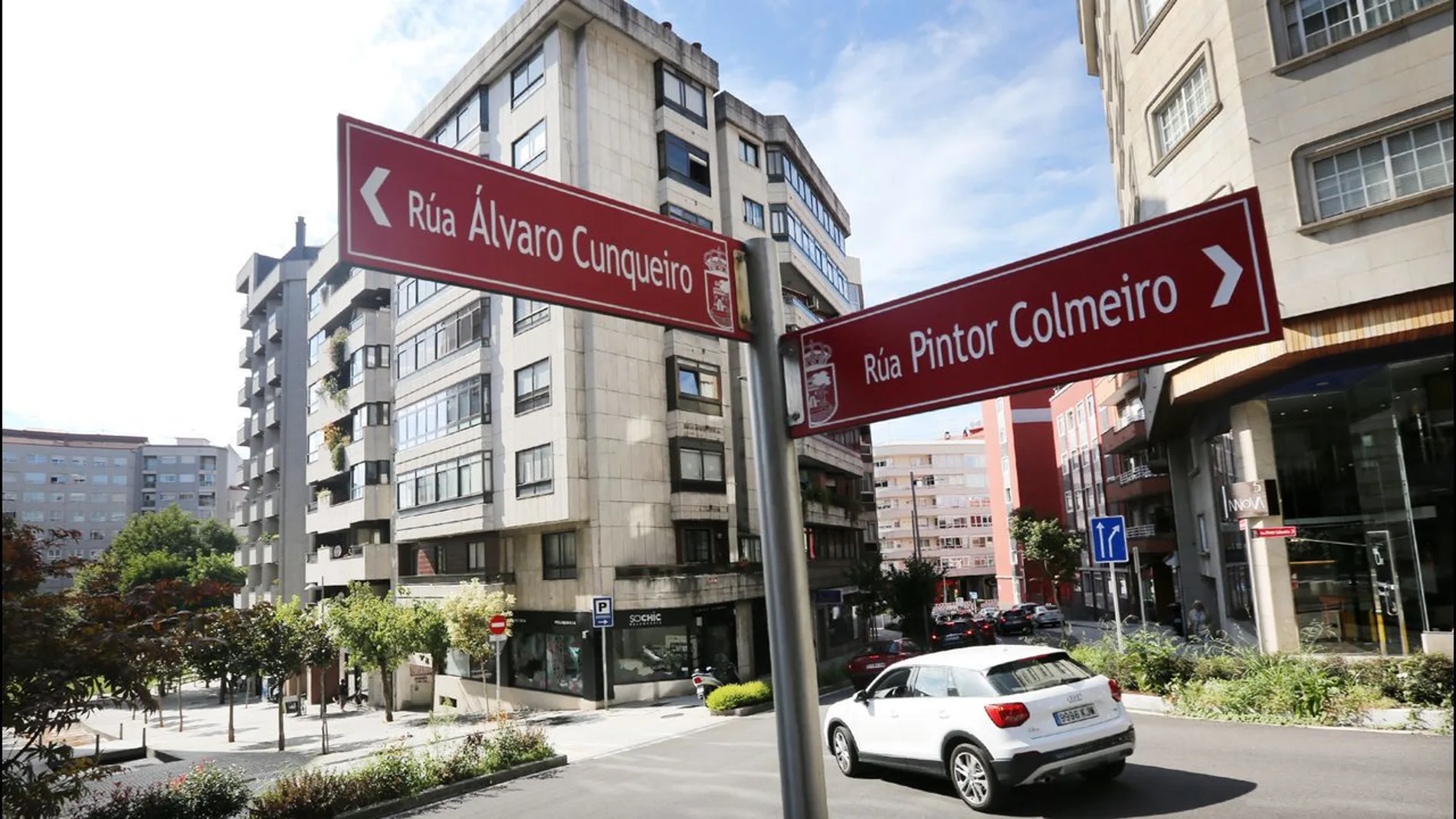 Los cadáveres fueron encontrados en la calla Álvaro Cunqueiro