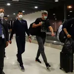 Djokovic, en el aeropuerto de Melbourne para abandonar Australia tras ser deportado