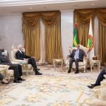 El enviado personal de la ONU para el Sáhara Occidental, Staffan de Mistura, en una entrevista con el presidente mauritano, Mohamed Ould Ghazouan