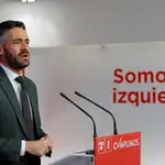El portavoz de la Ejecutiva Federal del PSOE, Felipe Sicilia, da una rueda de prensa tras la reunión de la Ejecutiva Federal del partido