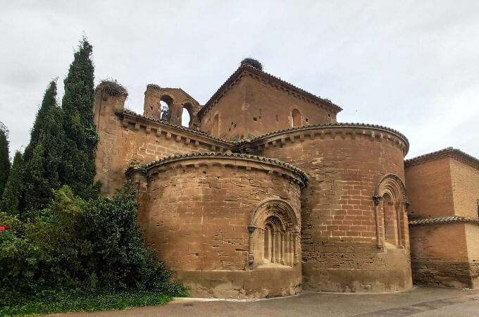 El Real Monasterio de Sijena se ubica en la Comarca de Monegros, que está dividida entre Zaragoza y Huesca
