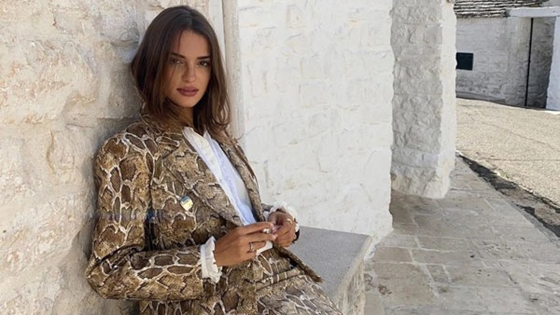 Look ideal con una minifalda de print.