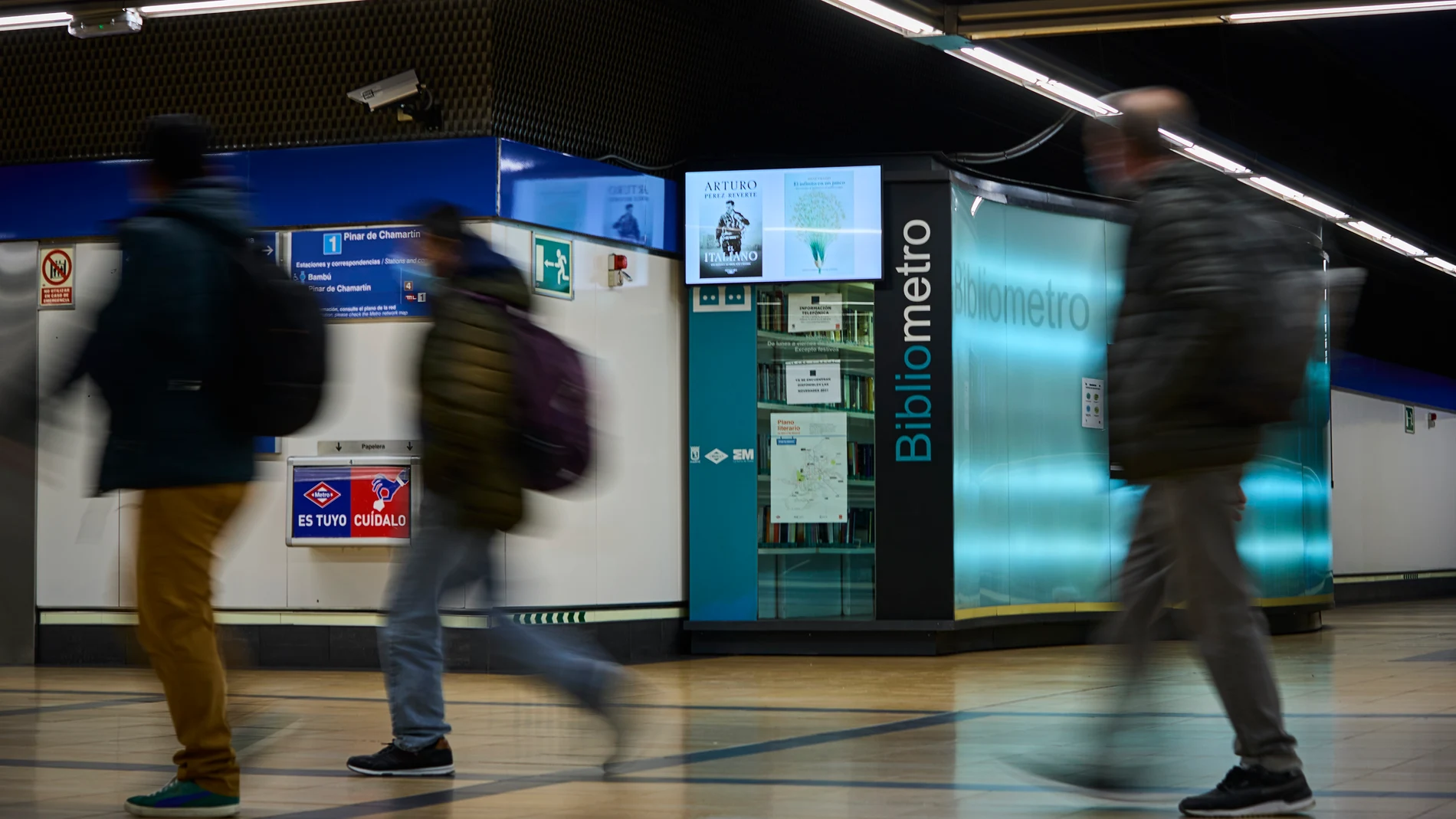 La Comunidad de Madrid acerca la literatura a los viajeros de metro con bibliotecas públicas en estaciones.