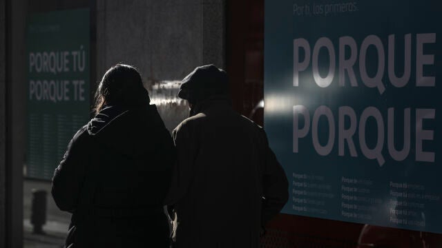 Cada vez son más las personas que sufren exclusión financiera por la falta de atención presencial