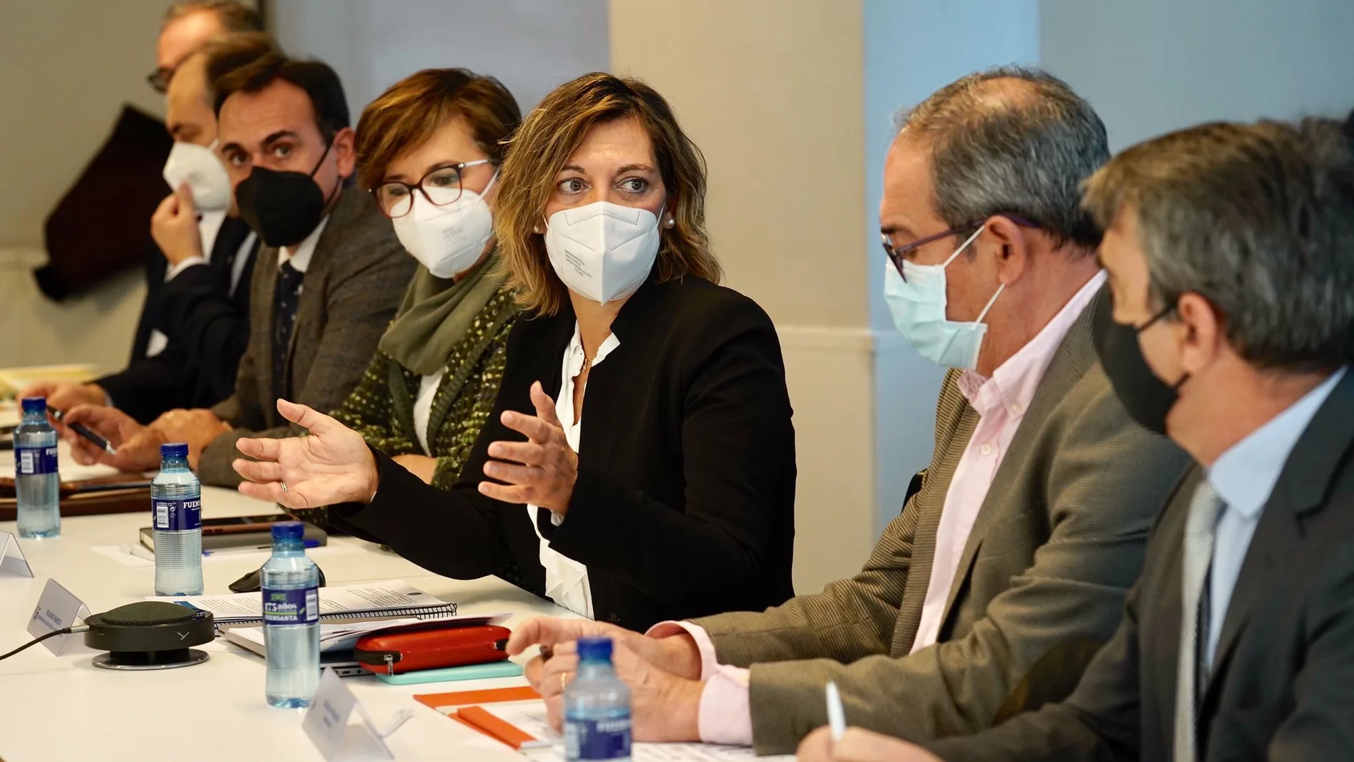 La secretaria de Agricultura y Ganadería del Partido Popular, Milagros Marcos, se reúne con las principales asociaciones de la ganadería y la industria cárnica española