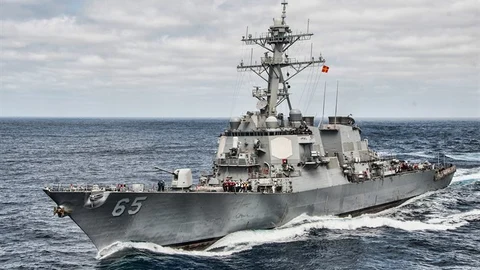 El destructor de EEUU Benfold en el Mar de China
