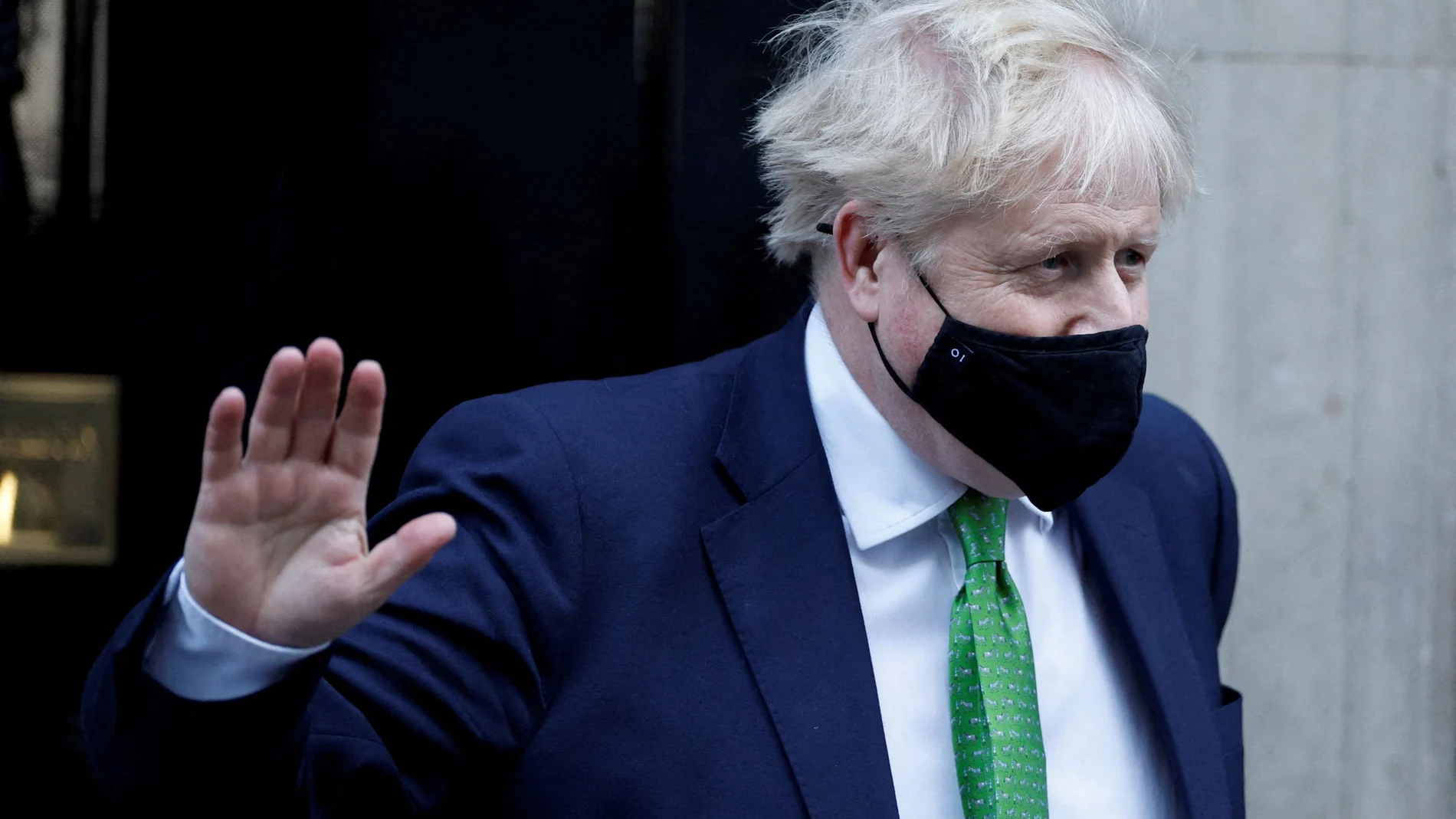 El "premier" británico, Boris Johnson, se encuentra en la cuerda floja pro las fiestas organizadas en el Número 10 durante el confinamiento