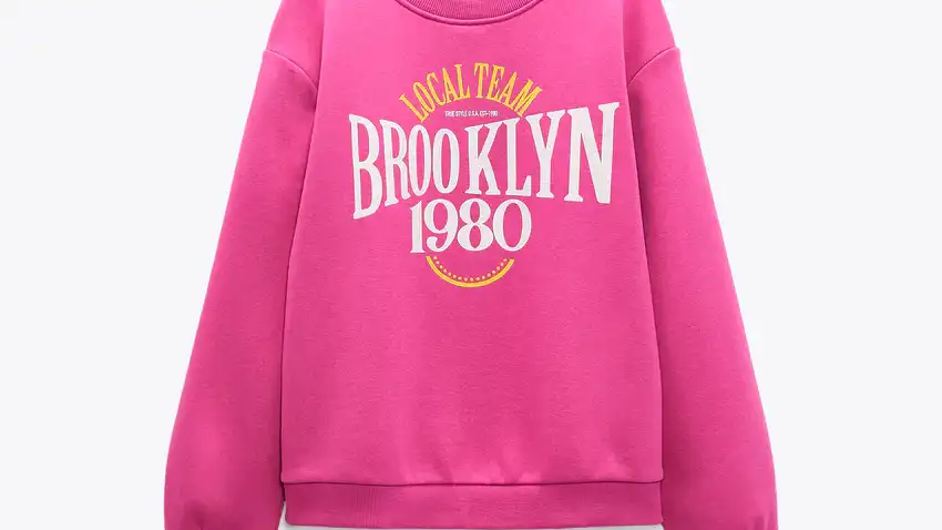 Sudadera rosa.