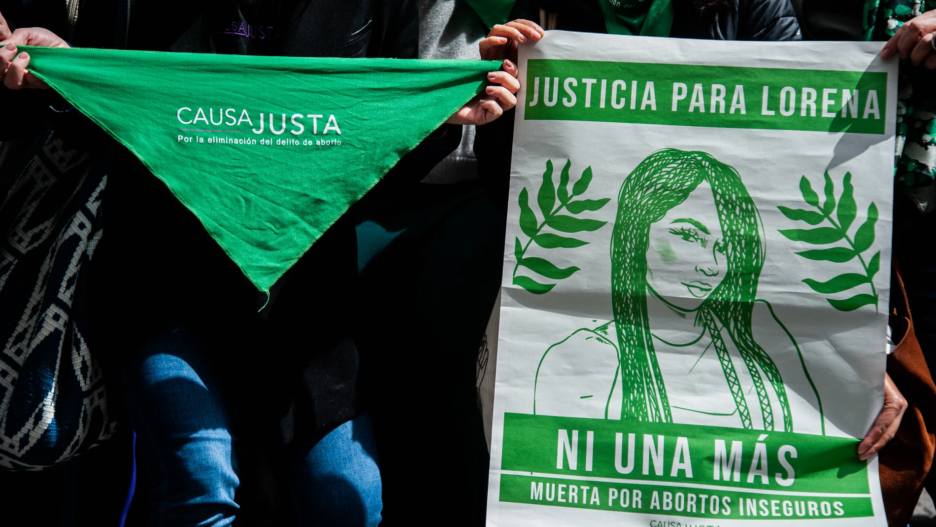 20 January 2022, Colombia, Bogota: Women demonstrate in support of the Decriminalization of Abortions outside the Colombian Constitutional Court house. Photo: Chepa Beltran/LongVisual via ZUMA Press Wire/dpa Chepa Beltran/LongVisual via ZUM / DPA 20/01/2022 ONLY FOR USE IN SPAIN