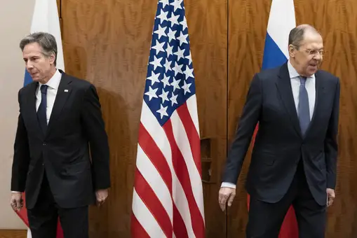 EE UU y Rusia apuran el diálogo para evitar la guerra