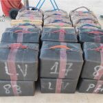 Alrededor de 800 kilos de hachís han sido intervenidos en una embarcación de lujo en aguas de _Alicante