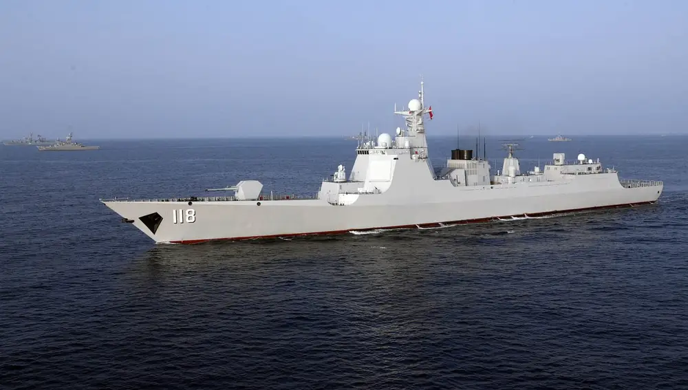 Un buque de guerra asiste a un ejercicio naval conjunto de las armadas iraní, china y rusa en el norte del Océano Índico la semana pasada