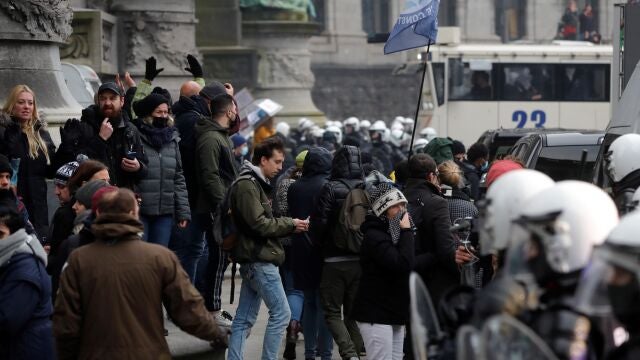 Manifestantes contra el pasaporte covid en Bruselas este fin de semana