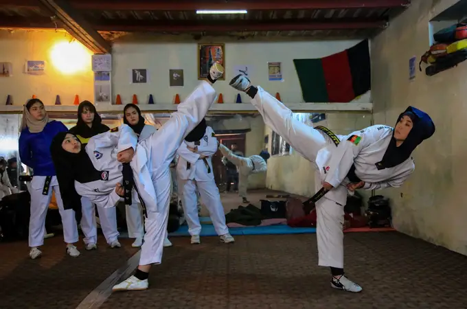 Veto talibán: Taekwondo femenino en clandestinidad