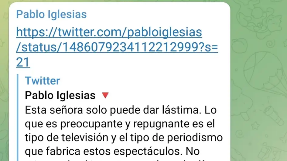 En esta imagen se ve cómo Pablo Iglesias borra el mensaje sobre el CIS y publica uno nuevo