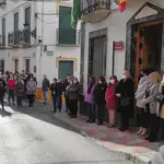 Minuto de silencio convocado por el Ayuntamiento de Algarinejo ( Granada) en repulsa por el caso de violencia machista