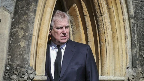 El príncipe Andrés, en el castillo de Windsor. AP