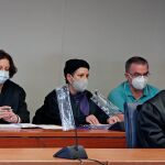 El Tribunal Supremo confirma 17 años de prisión para Salvador por el crimen de Patraix. Salvador R. L., con camiseta verde, en una vista del juicio