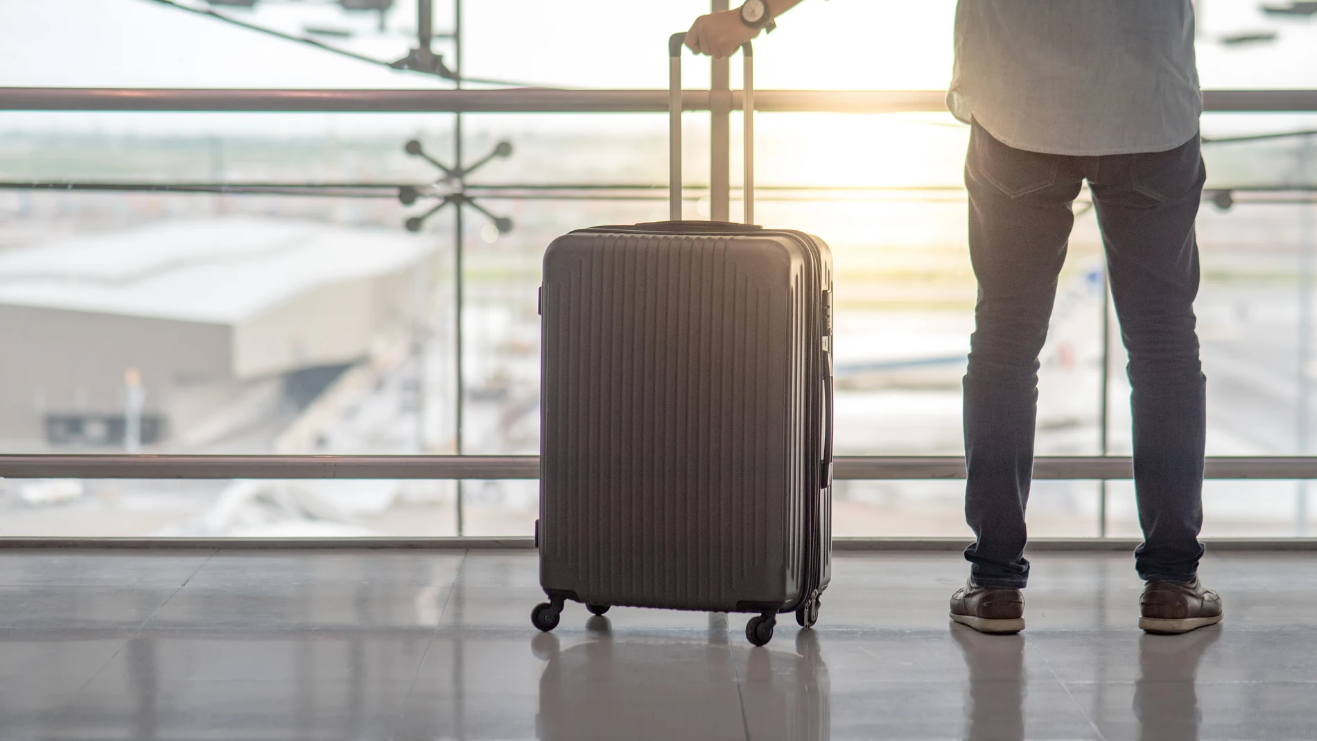 Cuáles son las medidas del equipaje de mano por aerolínea? en
