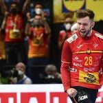 Aleix Gómez celebra uno de los goles que le marcó a Dinamarca en las semifinales del Europeo