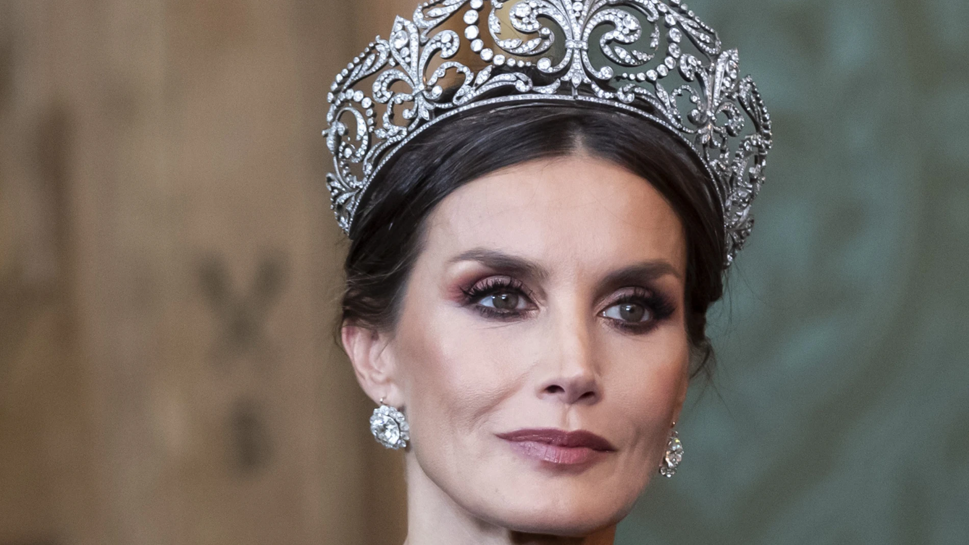La Tiara de Lis es la más representativa de la Casa Borbón, y la reina Letizia la lució hace poco conmovido de su viaje oficial a Suecia