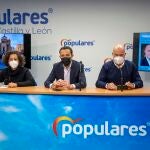 El número uno del PP por Valladolid, Jesús Julio Carnero, la coordinadora de la campaña, Mercedes Cantalapiedra, y el presidente provincial del PP, Conrado Iscar, presentan las líneas maestras de la campaña electoral del PP de Valladolid