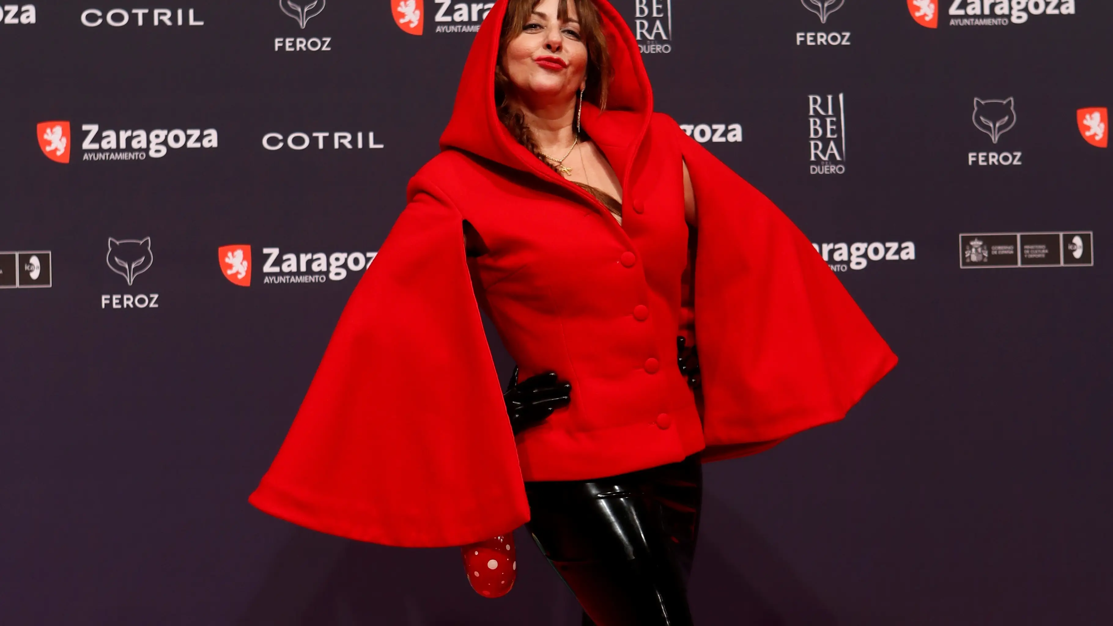 Yolanda Ramos posa a su llegada a la alfombra roja de la 9ª edición de los Premios Feroz 2022.