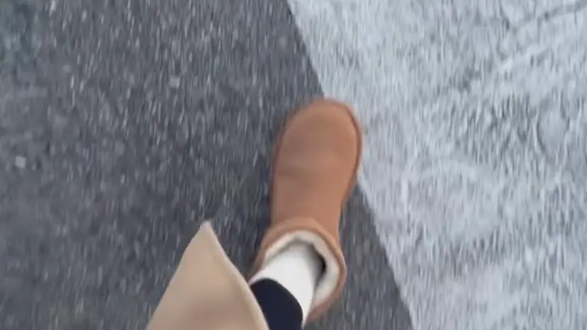 Story de Anna Padilla con las botas UGG.