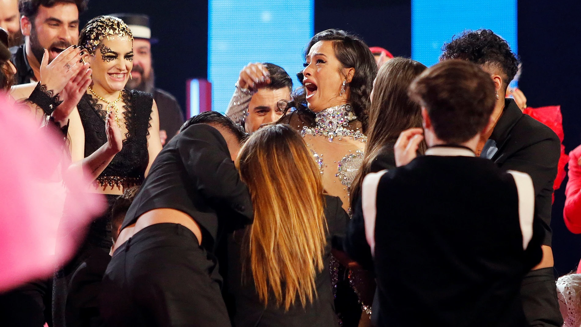 La cantante Chanel (c) y su canción "SloMo" representarán a España en Eurovisión 2022