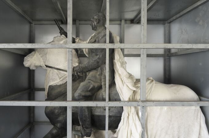 Estatua ecuestre de Franco que se conserva en un cuartel militar de Valencia