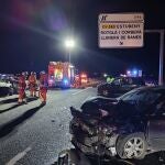 Imagen de los vehículos implicados en la colisión múltiple que se ha registrado esta noche en la autovía A-7 a la altura del municipio valenciano de Rotglà i Corberà