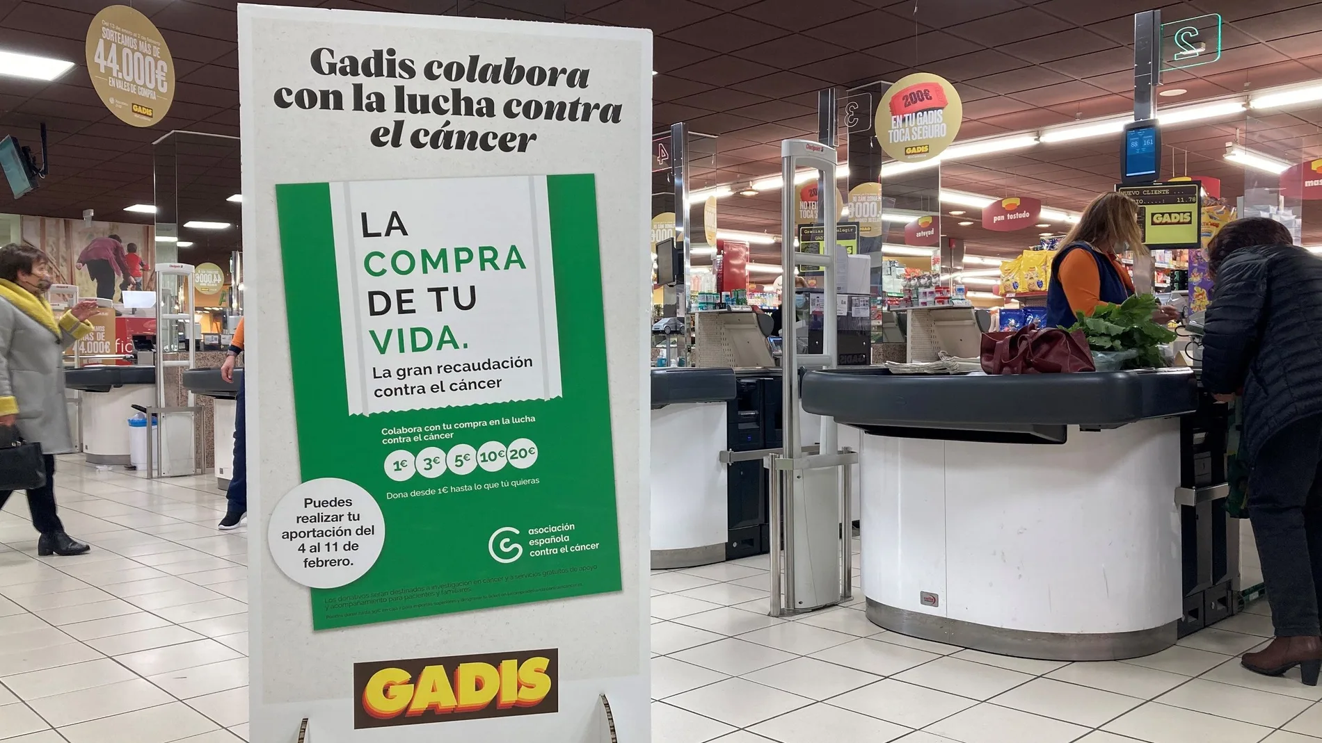 Gadis participa en la acción solidaria de AECC