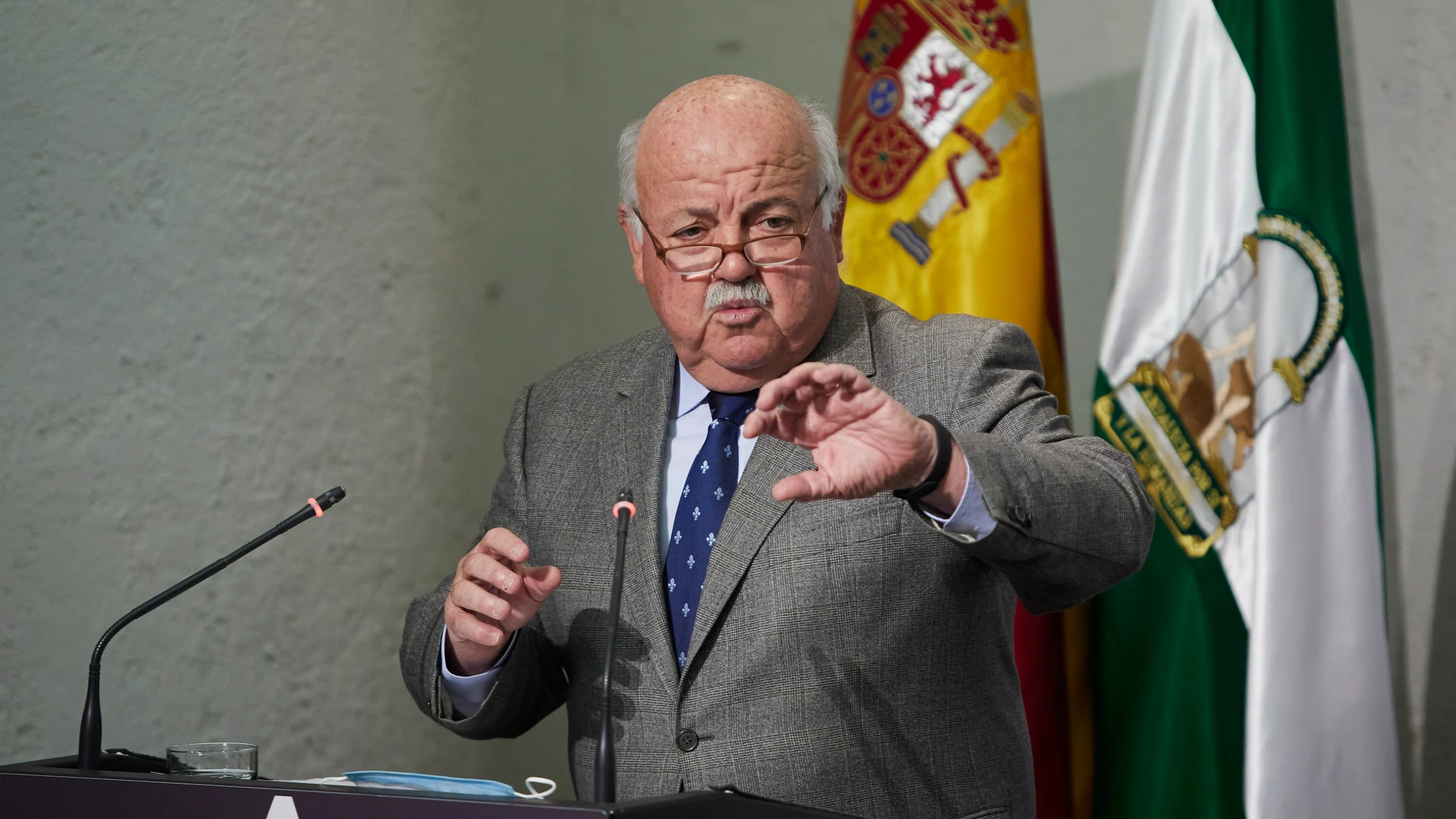 El consejero de Sanidad, Jesús Aguirre, este martes durante la rueda de prensa tras el Consejo de Gobierno andaluz