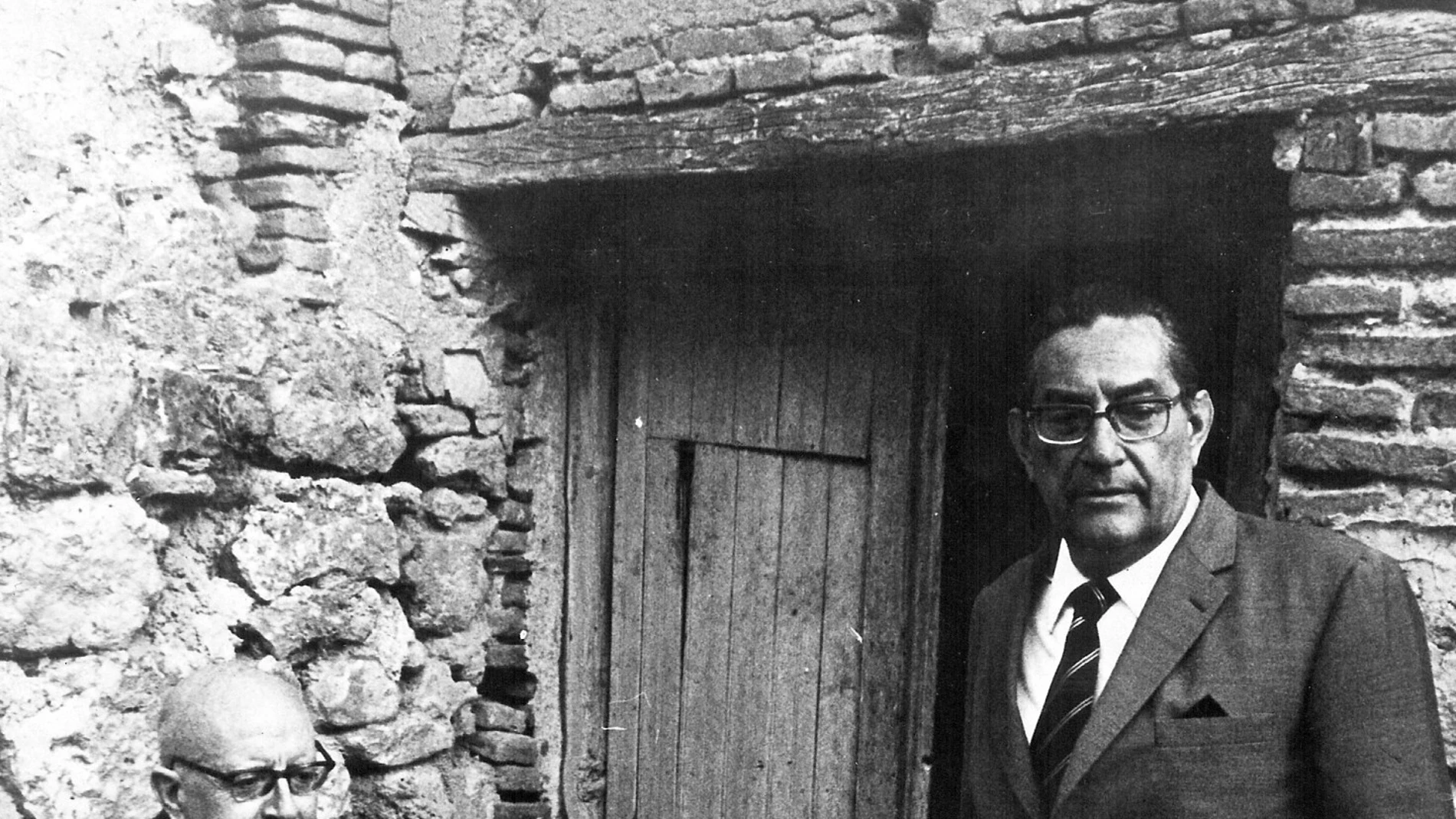 Luis Rosales y Dámaso Alonso (izda.)