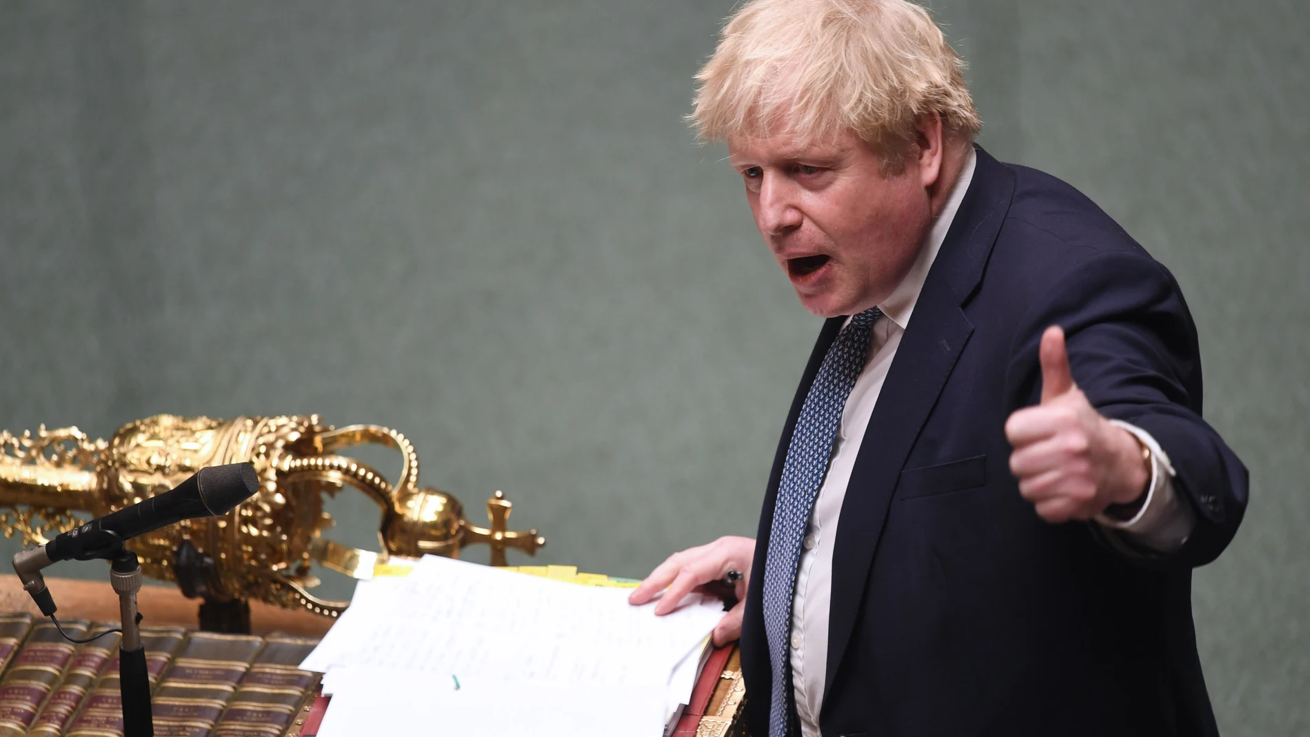 London (United Kingdom), 02/02/2022.- A handout photograph released by the UK Parliament shows British Prime Minister Boris Johnson during the Prime Minister's Questions (PMQs) at the House of Commons in London, Britain, 02 February 2022. Johnson is facing increased calls to resign over the Downing Street 'partygate' allegations. (Reino Unido, Londres) EFE/EPA/UK PARLIAMENT/JESSICA TAYLOR HANDOUT -- MANDATORY CREDIT: UK PARLIAMENT/JESSICA TAYLOR -- HANDOUT EDITORIAL USE ONLY/NO SALES