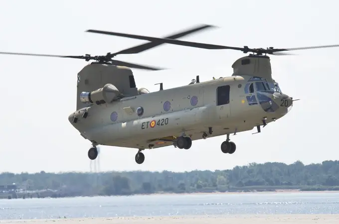 Así ha sido el primer vuelo de los helicópteros Chinook CH-47F, los más modernos del Ejército de Tierra