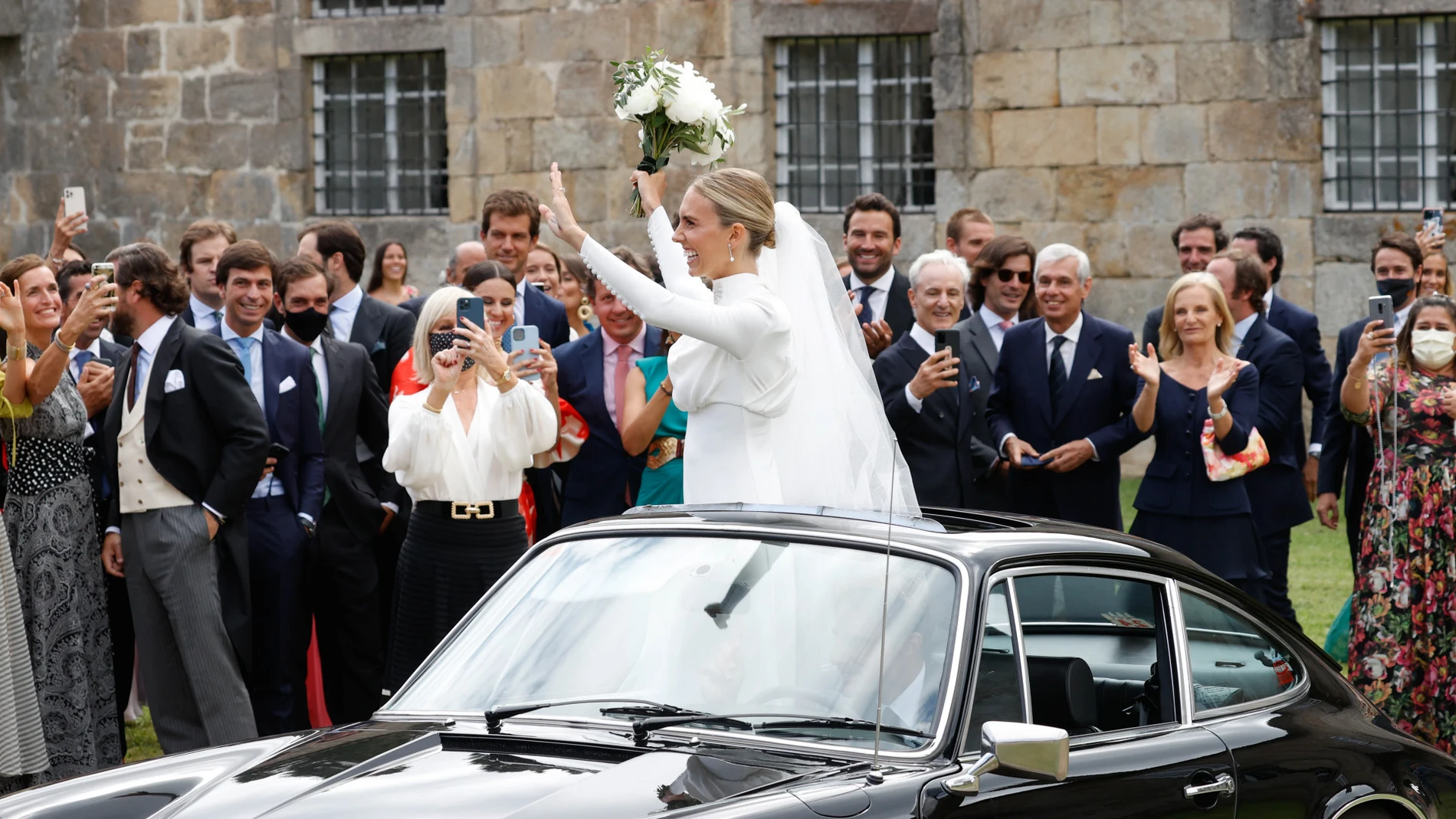 Lucía Bárcenas en su boda con Marco Juncadella Hohenlohe en La Estrada, Pontevedra el sábado 24 de julio de 2021.
