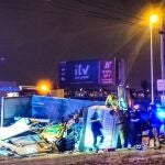 Dos heridos en un accidente entre un camión y un coche en Torrevieja