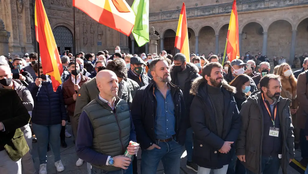 El presidente de Vox, Santiago Abascal, participa en el acto de campaña en Salamanca junto al candidato a la Junta de Castilla y León, Juan García-Gallardo