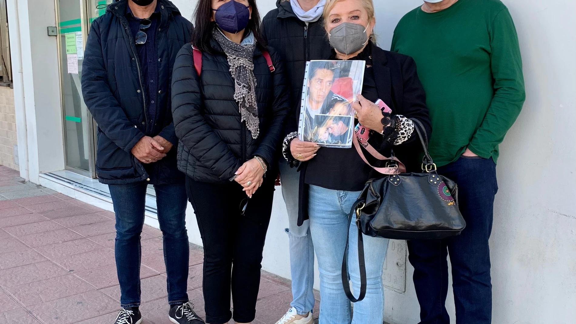La familia del hombre fallecido en Estepona (Málaga) el pasado diciembre tras recibir una paliza