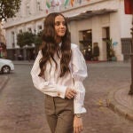 Victoria Federica con la camisa más elegante.