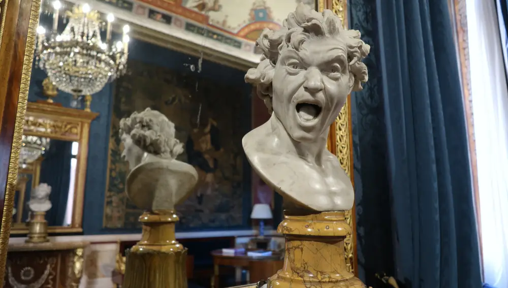 Dos obras de Bernini, Alma condenada y Alma salvada, son la “joya” de la embajada.