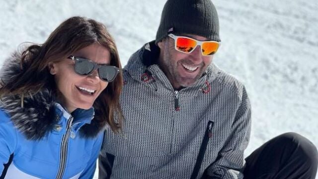 María José Suárez y Álvaro Muñoz Escassi, en la nieve