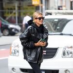 La modelo Hailey Bieber es una clara admiradora de esta prenda