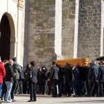 La iglesia parroquial de Traspinedo acoge el funeral de Esther López.