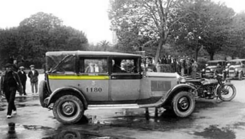Taxi de la compañía David, creada en 1914