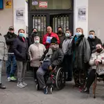 Familias en riesgo de desahucio en la calle Cáceres, 7 de Madrid.